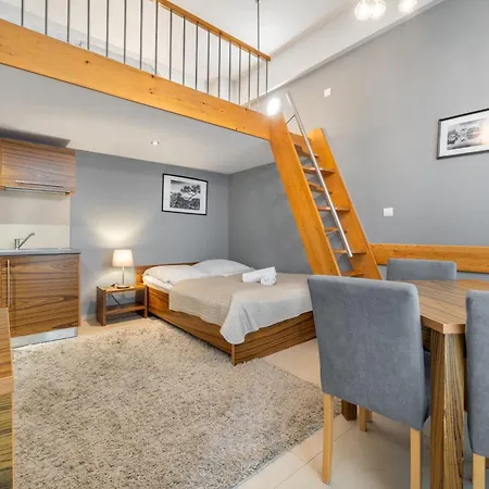 Rentplanet - Brzozowa Appartement *